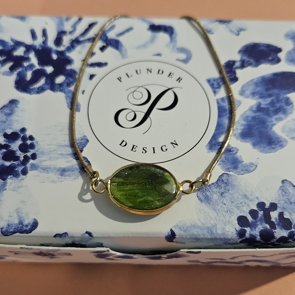 Plunder Green and Gold Necklace with Minimalist Design